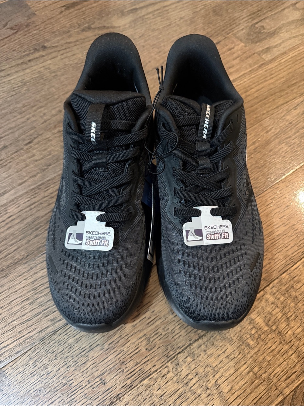 Skechers black swift fit hands free sneakers  with memory foam - mensize 8